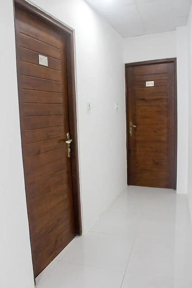 Metro City Hotel Colombo 3*,