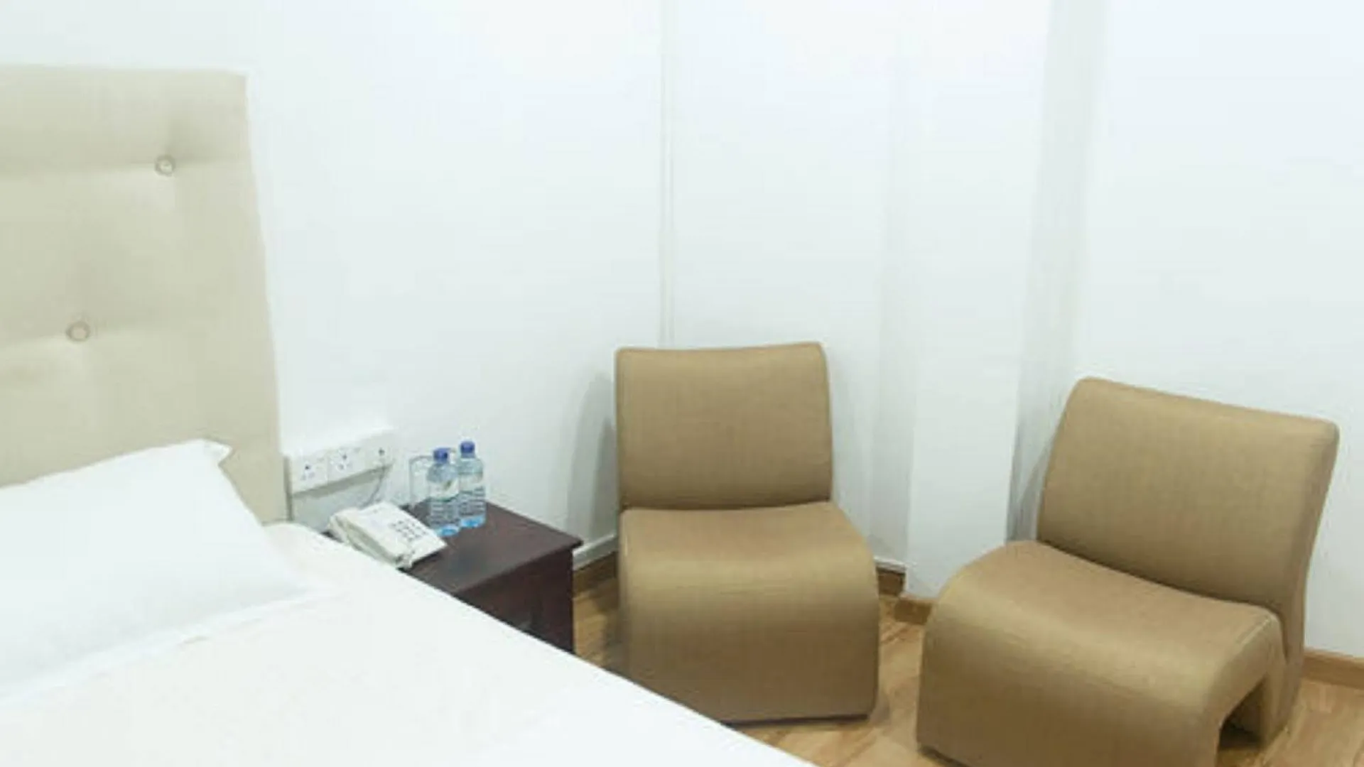 Metro City Hotel Colombo 3*,